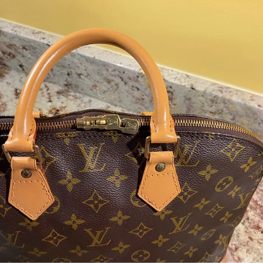 Louis Vuitton Alma PM - Picture 7 of 16